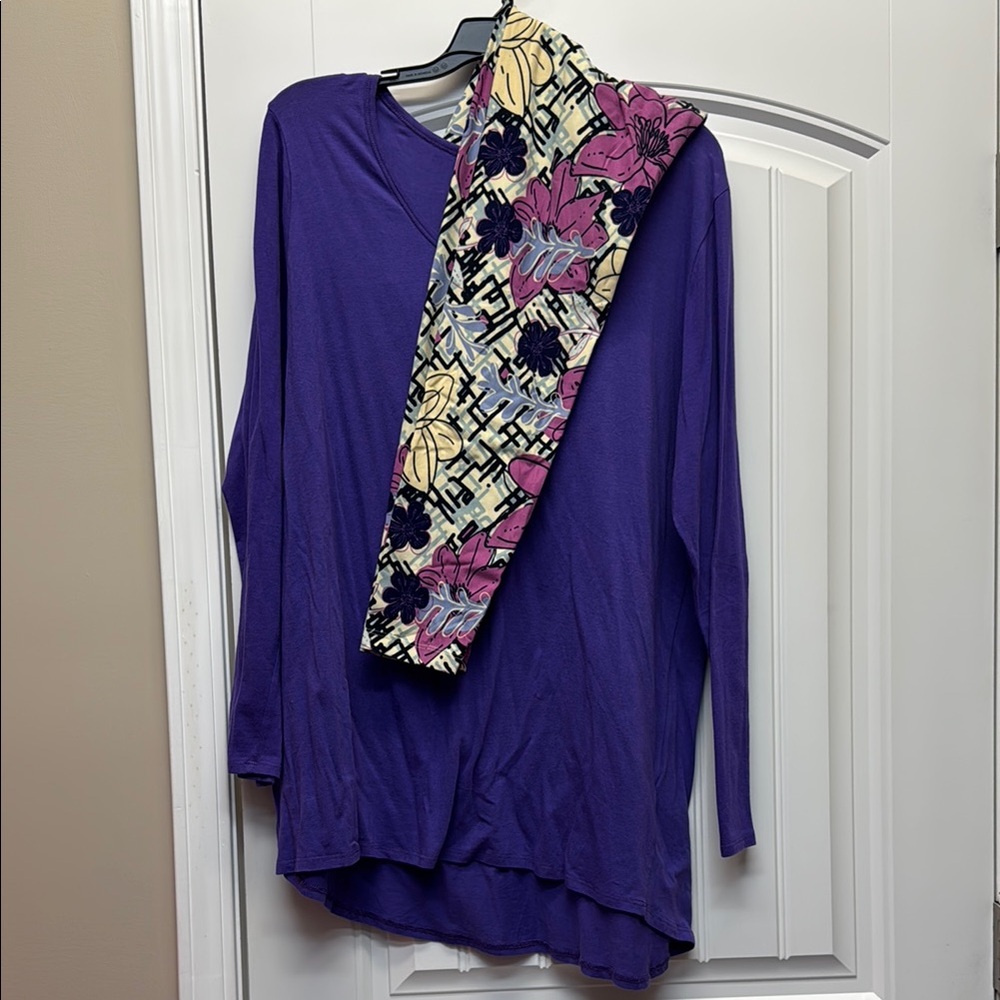 LuLaRoe Lynnae Purple Top with TC Floral Leggings